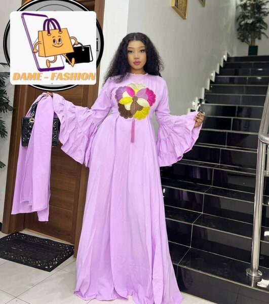 Robe Caftan Fleurie Élégante