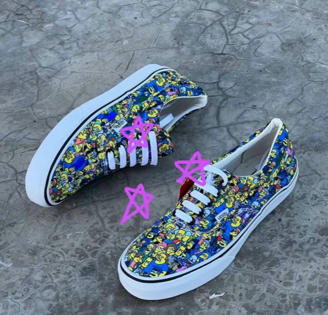 Baskets colorées imprimé personnages