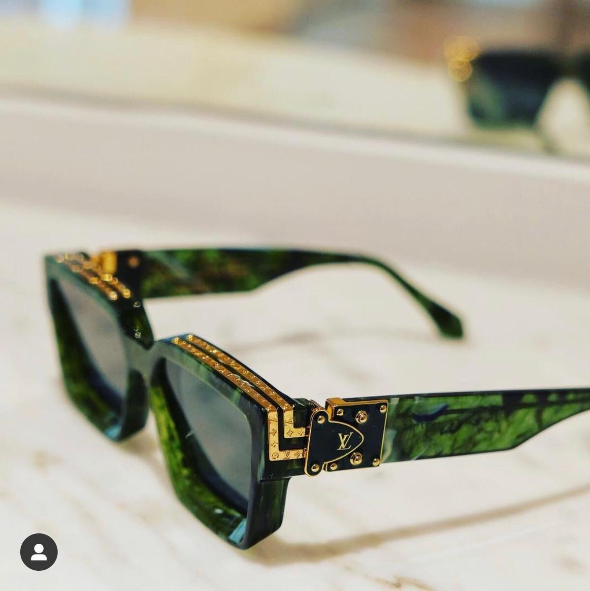 Lunettes de soleil chic LV