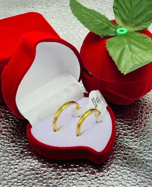 Elegant Gold Wedding Rings