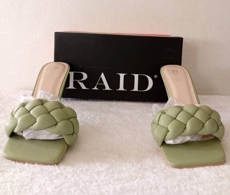 Mules tressées vertes élégantes