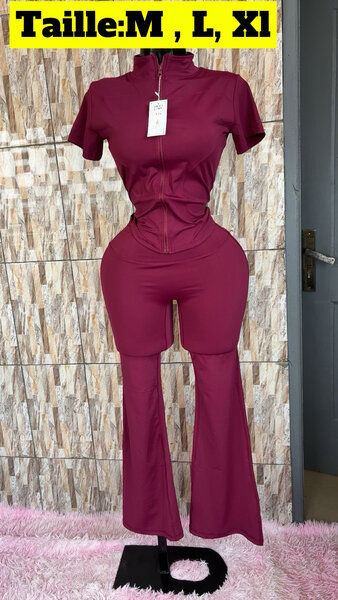 Ensemble sport femme élégant