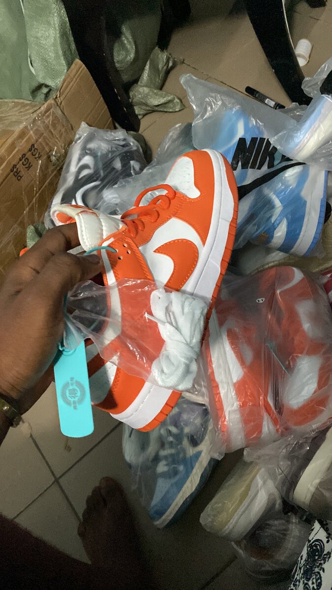 Baskets Orange et Blanches