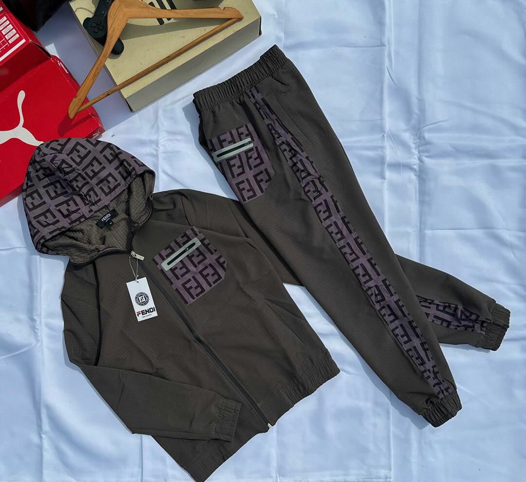 Survêtement à capuche tendance