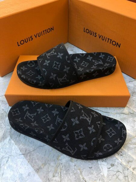 Mules noires de luxe