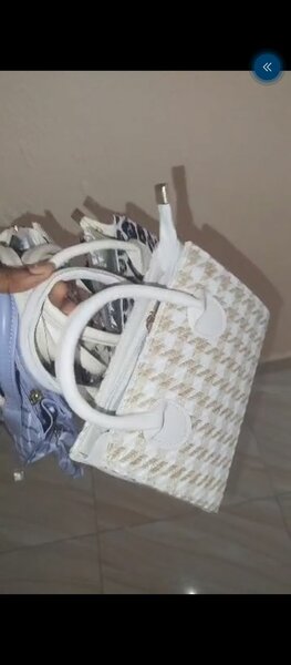 Sac à main tressé élégant