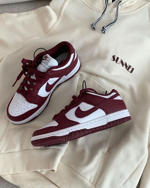 Baskets Nike rouges et blanches