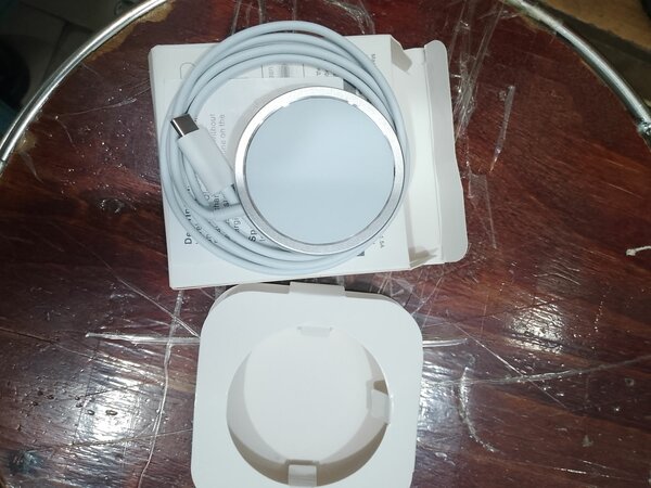 Magsafe wireless charger