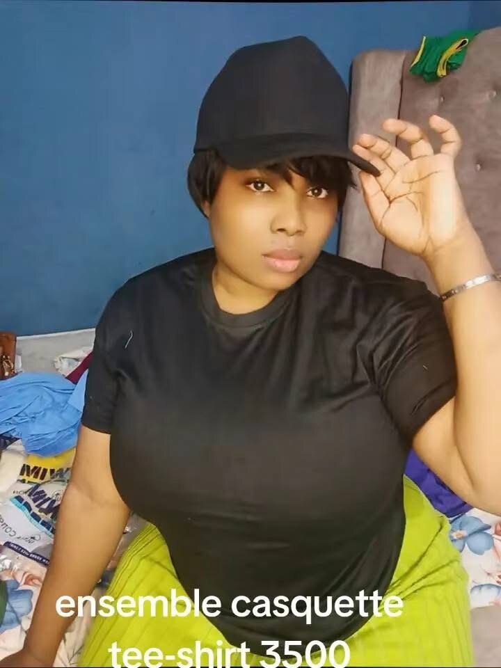 Casquette et T-shirt Ensemble