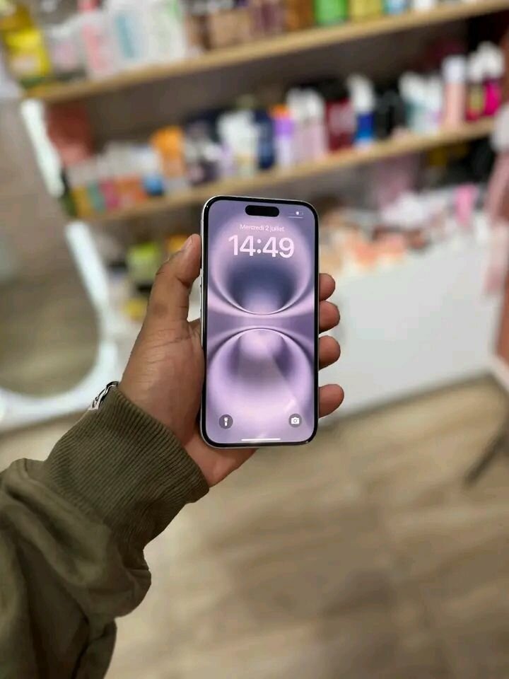 iPhone 16