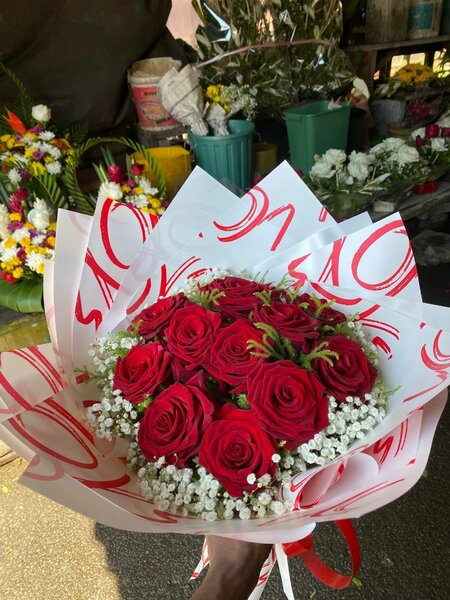 Bouquet de roses rouges élégantes