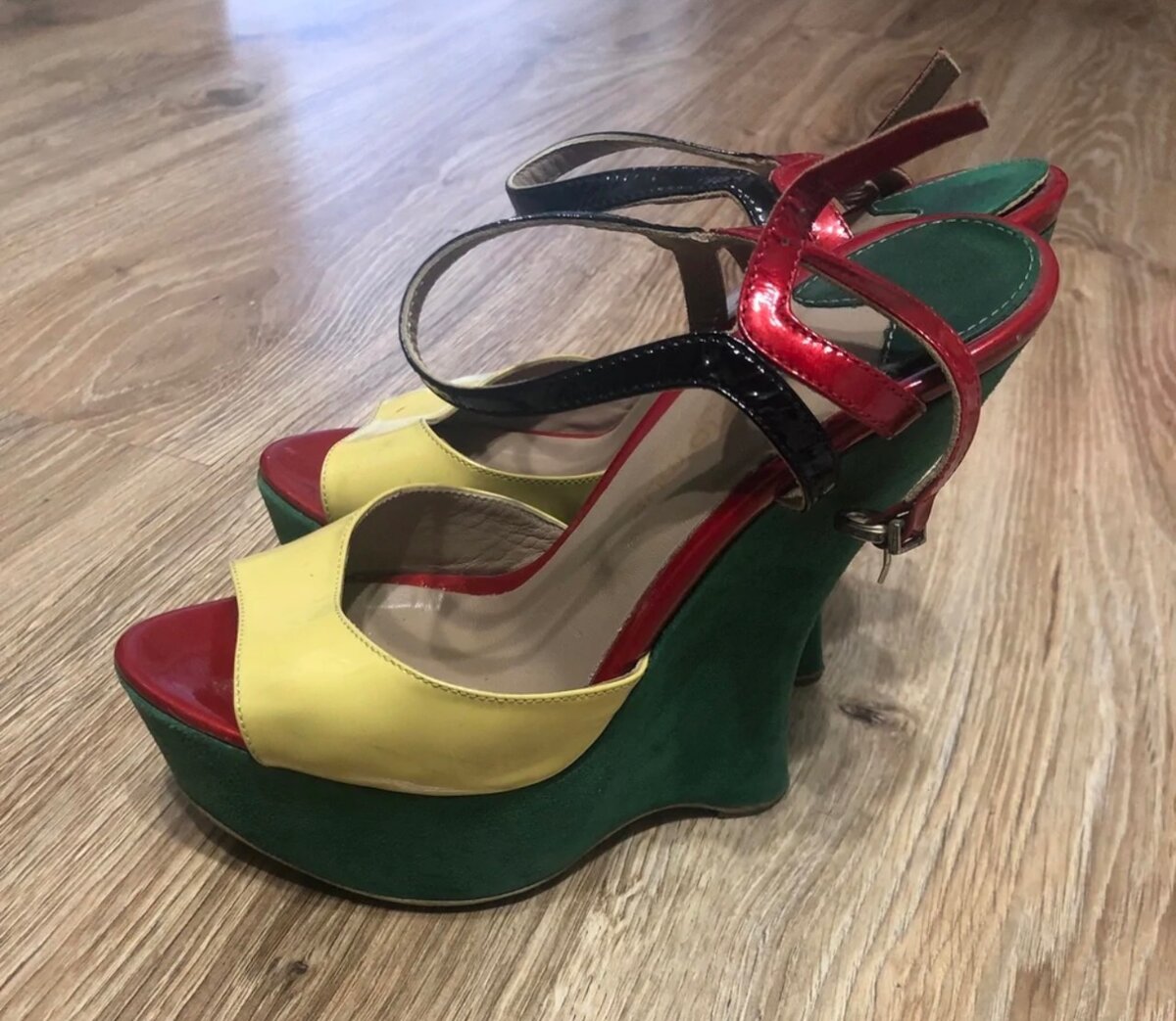 Босоножки на платформе