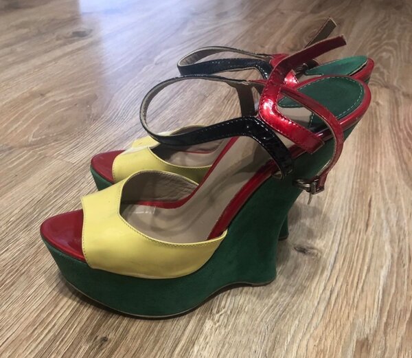 Босоножки на платформе