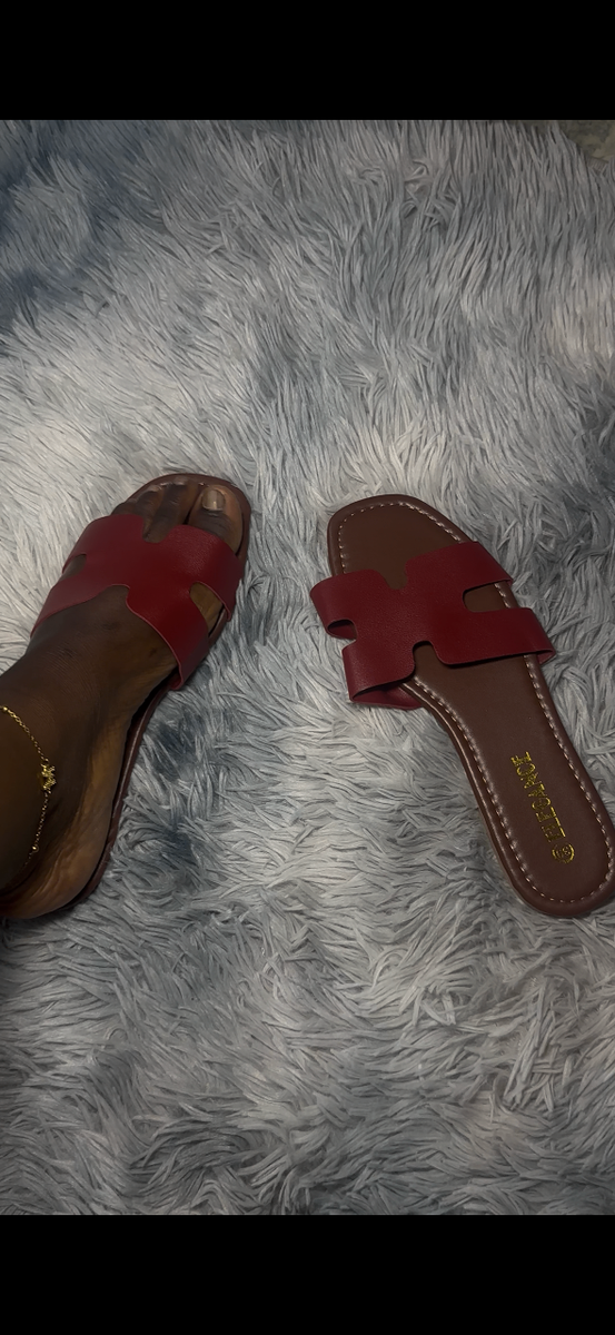 Sandales plates en cuir élégantes