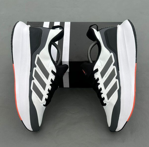 Chaussures de course Adidas