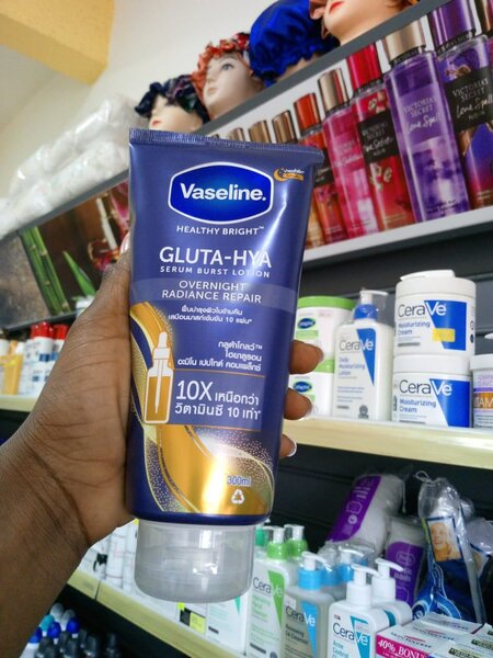Vaseline Gluta Hya Overnight Radiant Repair Serum