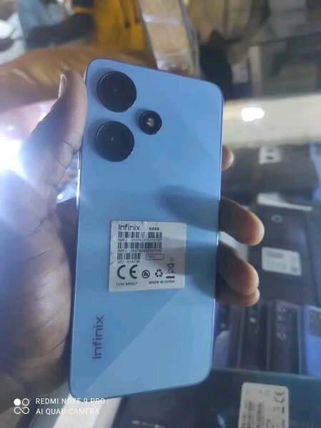 Infinix Smartphone Bleu
