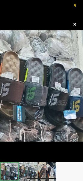 Sketchers luxury men slide
