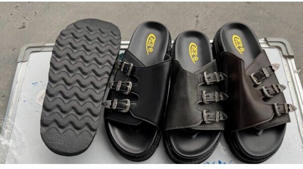 Sandales unisexes à boucles