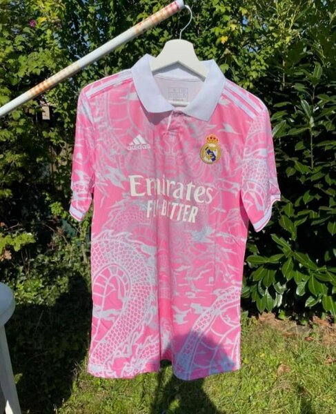 Maillot de réal Madrid couleur rose