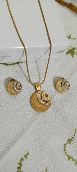 Parure élégante en or