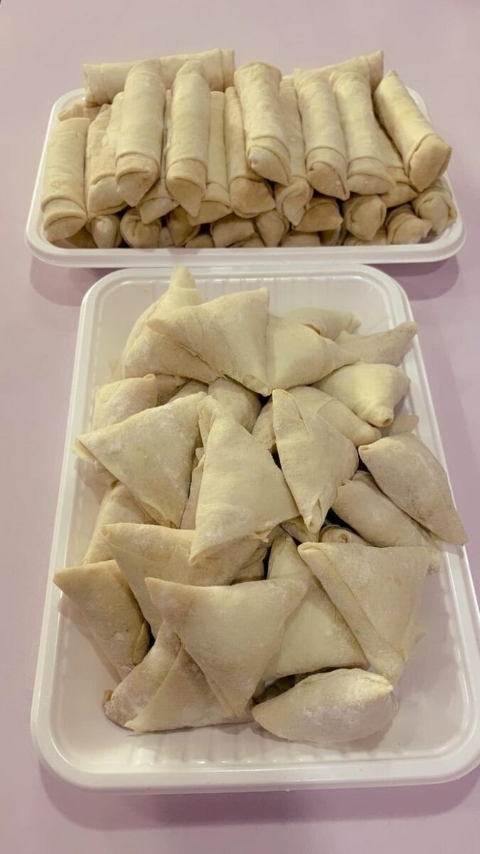 Spring rolls and samosa