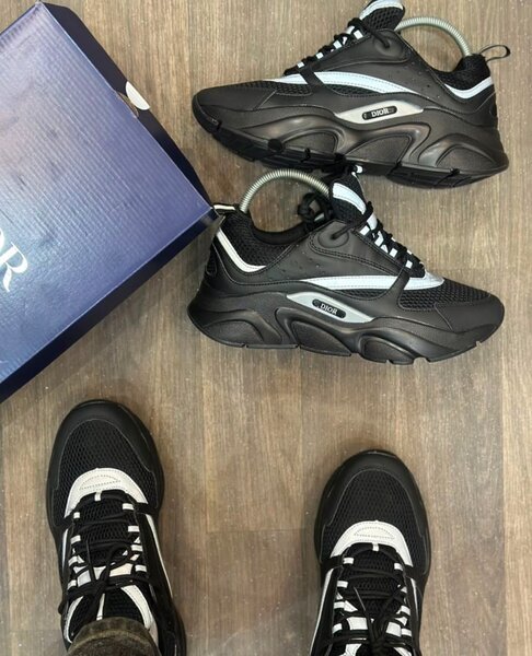 Dior b22