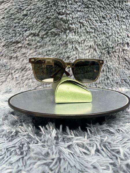 Lunettes de soleil élégantes