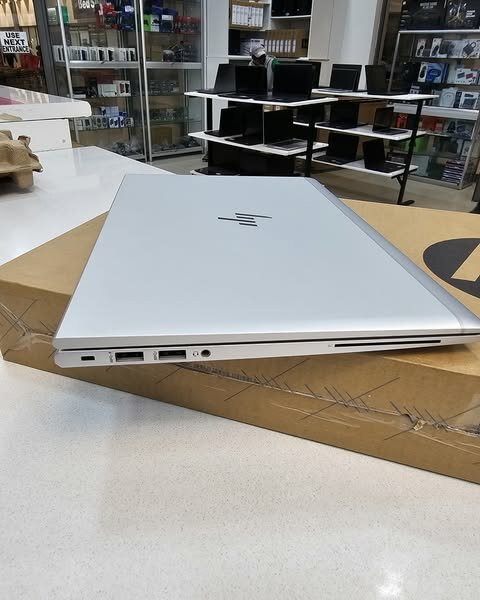 HP ELITEBOOK 845