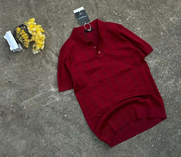 Polo rouge élégant en maille