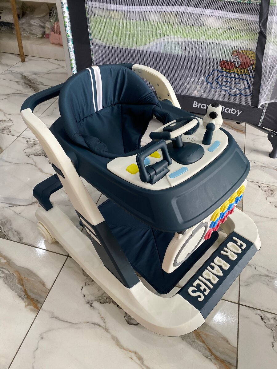 Trotteur bébé interactive