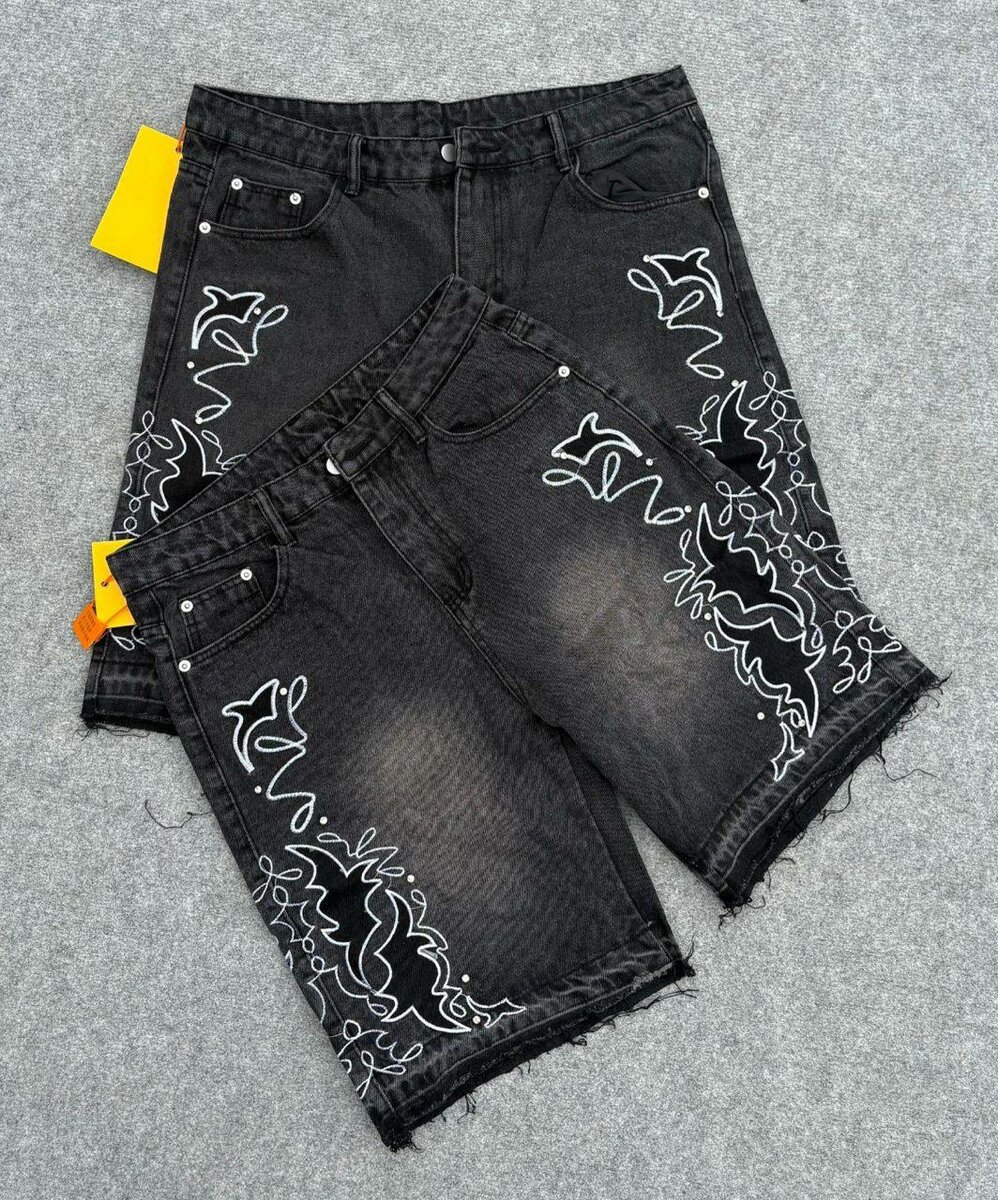 Short en jean brodé tendance