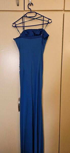 Robe de soirée bleue élégante