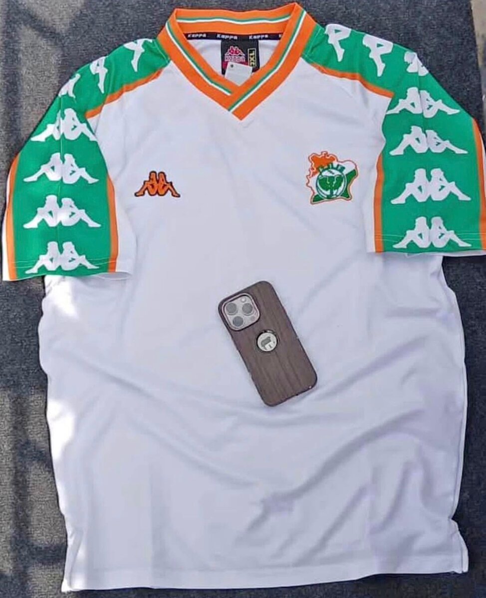 Maillot de football rétro exclusif