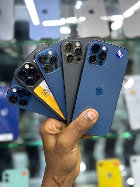 iPhone 12 Pro casi neuf256giga