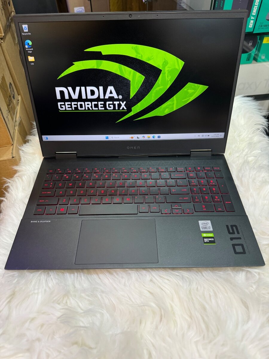 HP Omen GAMING GRAPHICS RAM 24GB Intel Core i7 SSD 512GB