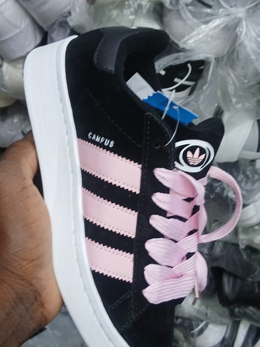 Baskets Campus noires et roses