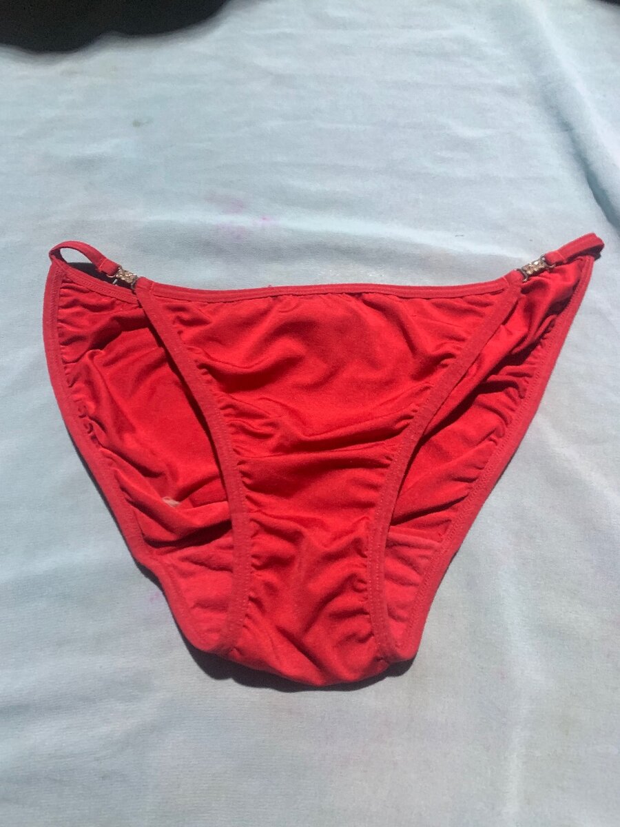 String en dentelle féminin