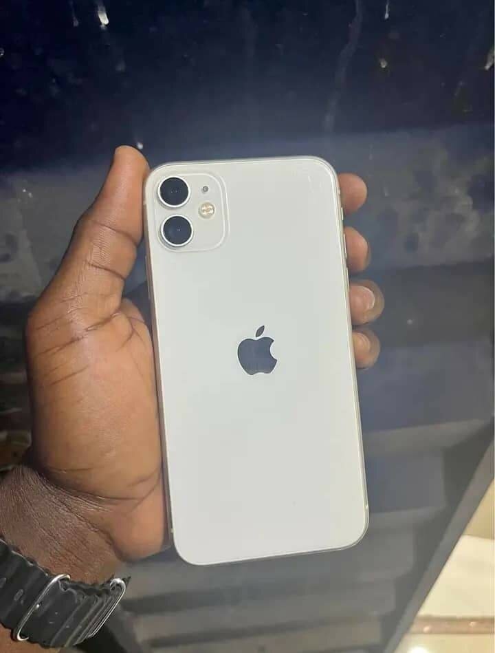iPhone 11 blanc déverrouillé