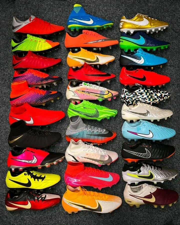 Chaussures de football colorées