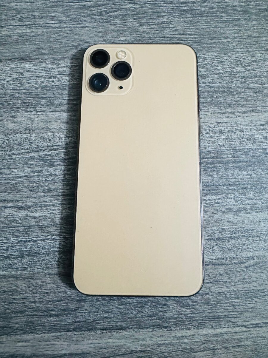 iPhone 11 Pro 64gb ( vendu avec reçu )