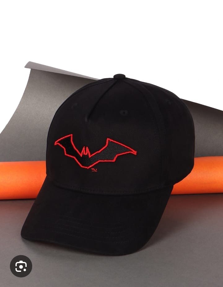 Casquette noire avec logo chauve-souris
