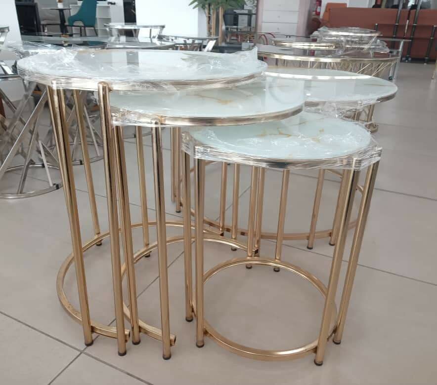 Tables gigognes en verre élégant