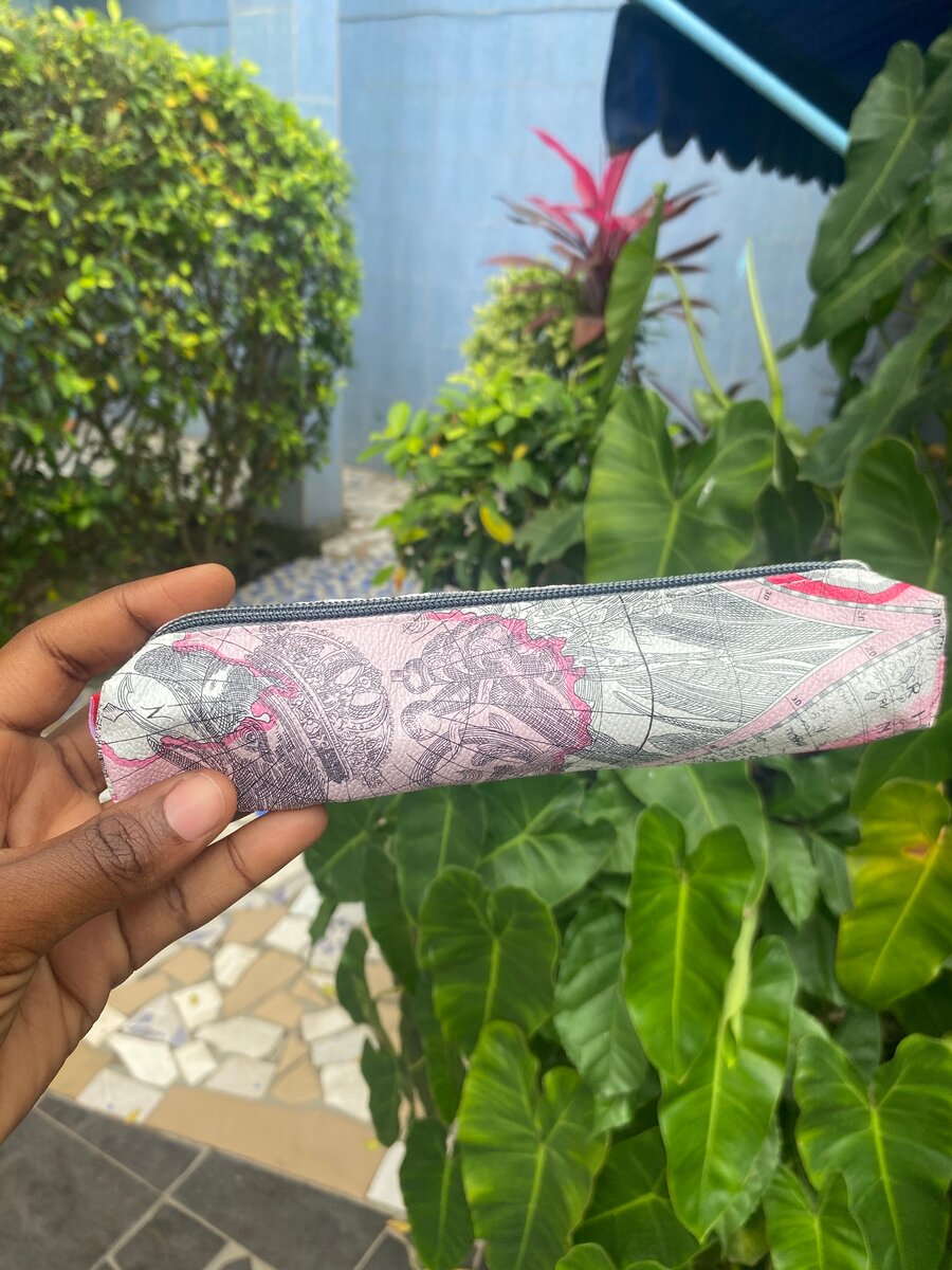 Trousse à crayons multicolore