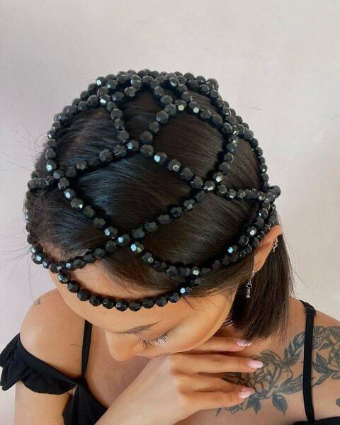Coiffe noir perles élégant