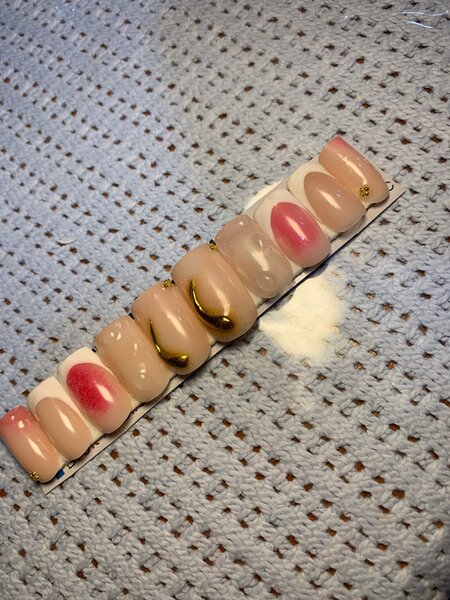 Ongles faux élégants