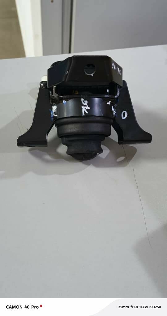 Support moteur droit DZIRE