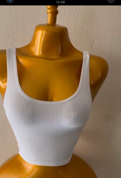 Top court blanc côtelé