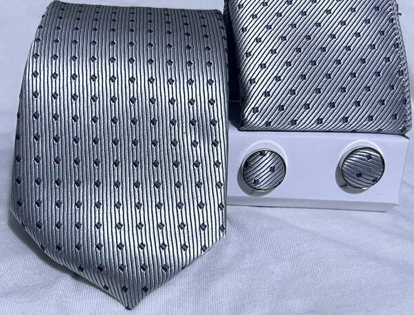 Ensemble Cravate et Boutons de Manchette Élégant