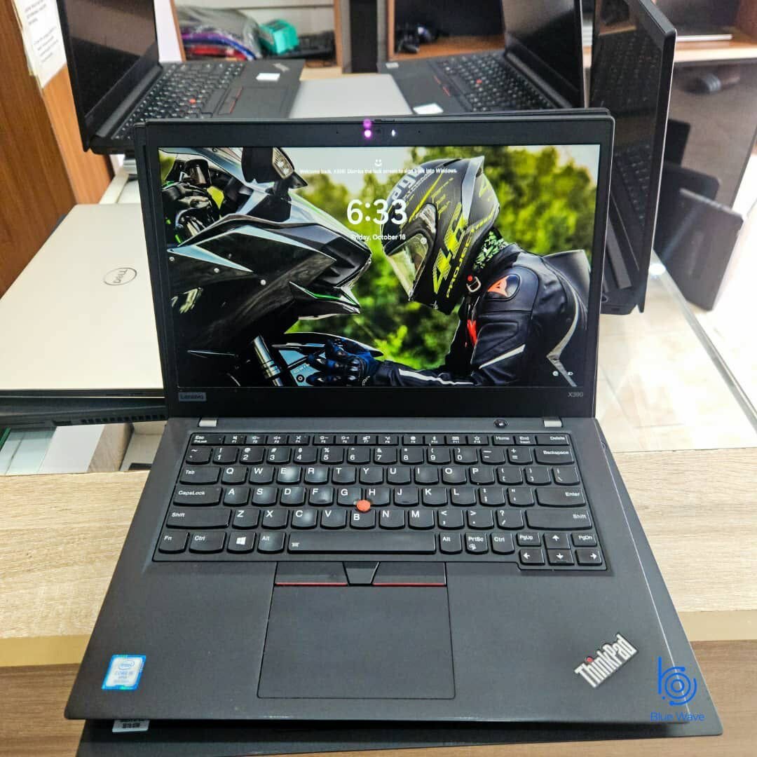 LENOVO THINKPAD  T440s (CORE i7 4TH GEN) 1 TERABYTE / 12 GIG
